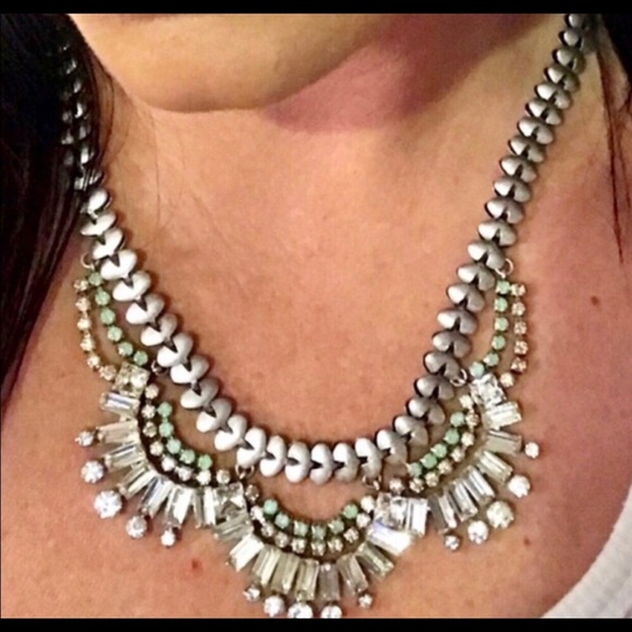 Stella & Dot Belle Statement Necklace - Picture 4 of 4